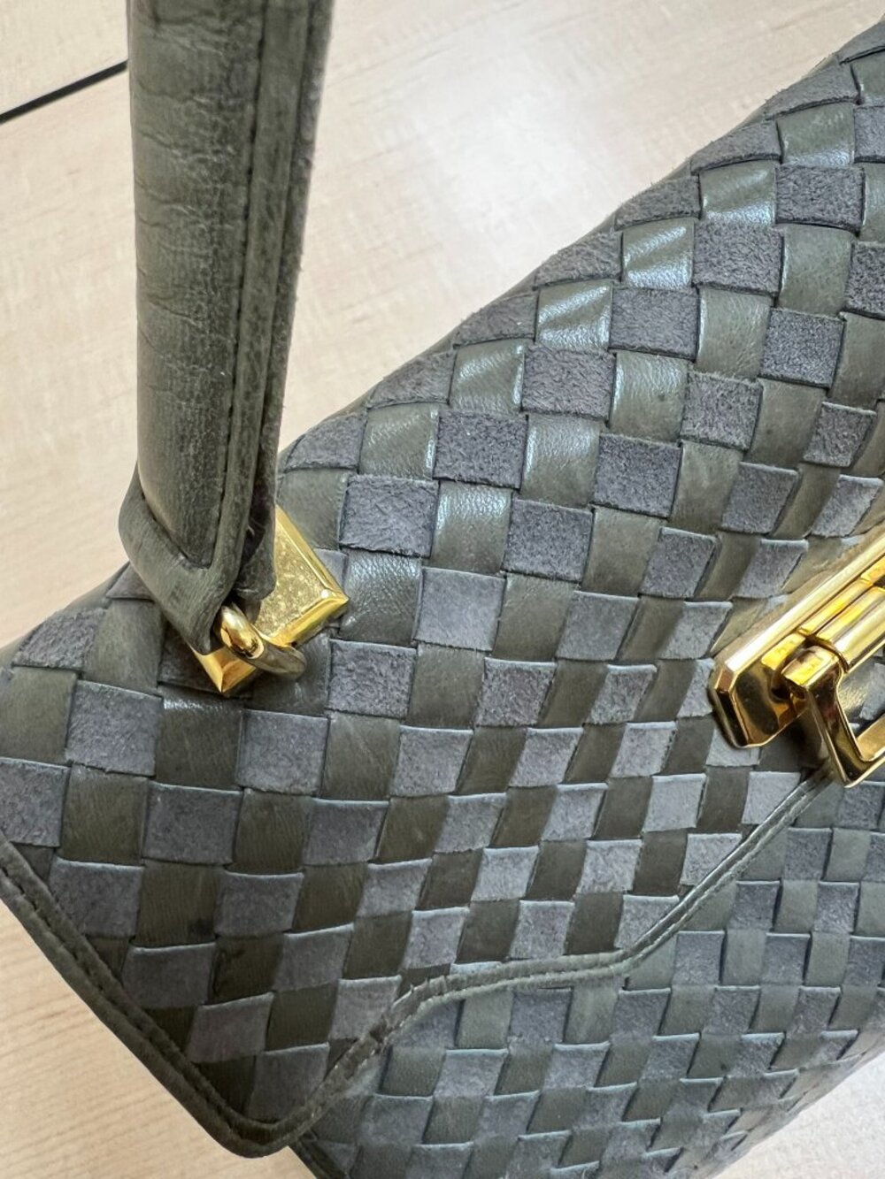 Bally Vintage Woven Leather Top Handle Bag Intrecciato Style Gold Hardware - Picture 16 of 16